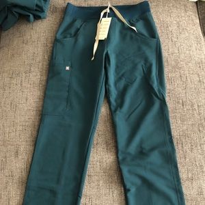 FIGS Caribbean Cargo Scrub Pants BRAND NEW XXS